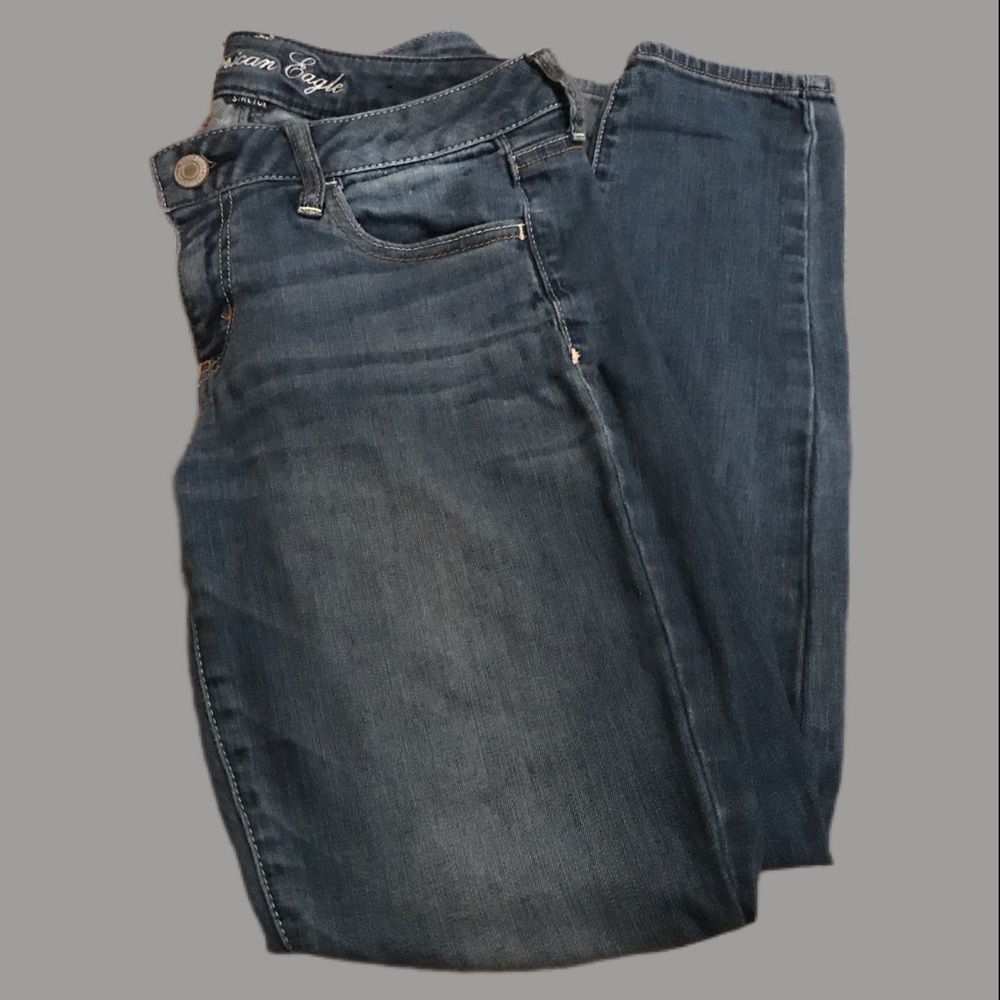 AMERICAN EAGLE JEANS